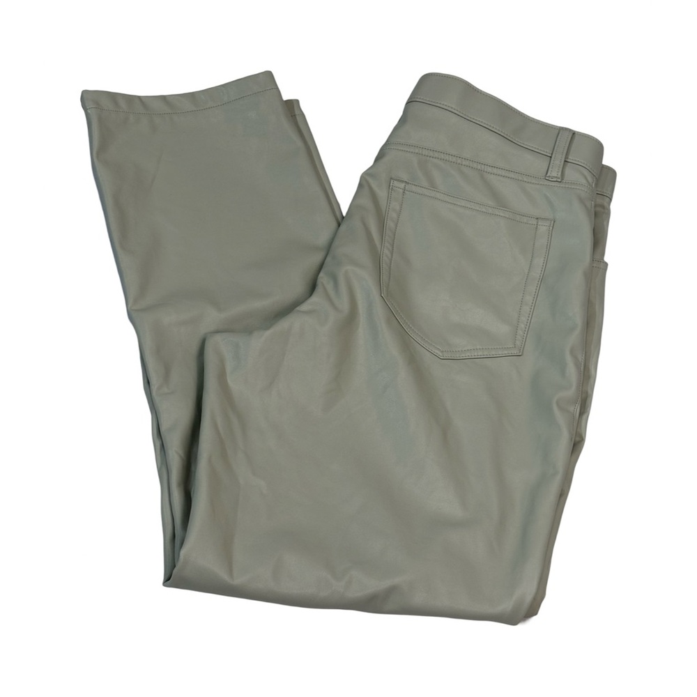 Abercrombie & Fitch Curve Love Vegan Leather 90s Straight High Rise Pant Size 14